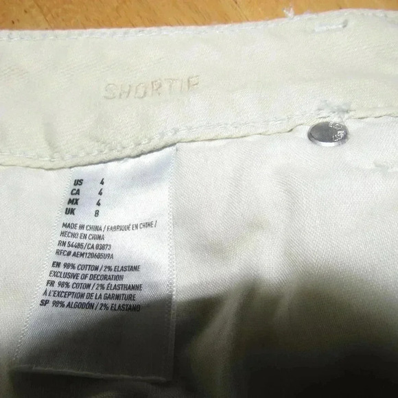 AMERICAN EAGLE Outfitters Shortie Stretch Patch Light Wash Jean Shorts Size 4 - Picture 3 of 7